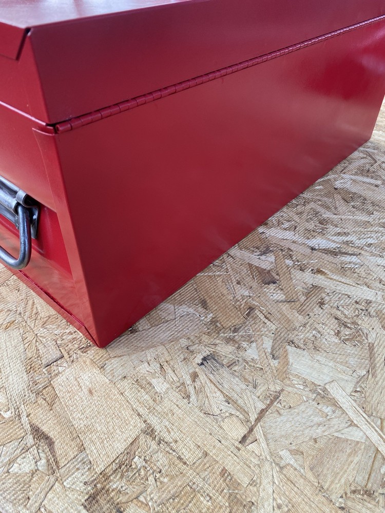 SNAP-ON TOOLS VINTAGE RED METAL CARRY TOOLBOX. Read description.