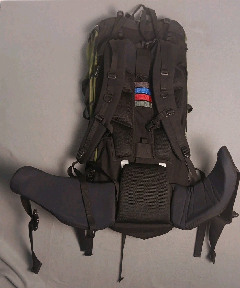L.L.Bean Large 30" H2O Hydration Hiking Backpack Internal Frame Unused Bladder