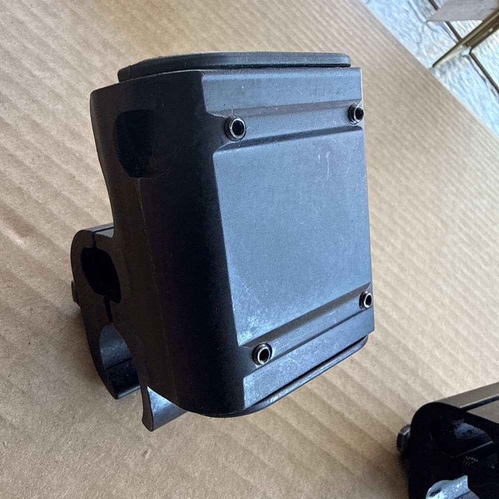 Single Post Armrest Brackets Mounts for Quickie IRIS