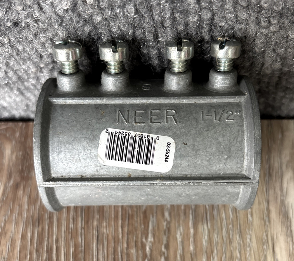 Neer TC-515 1-1/2” EMT Set Screw Coupling
