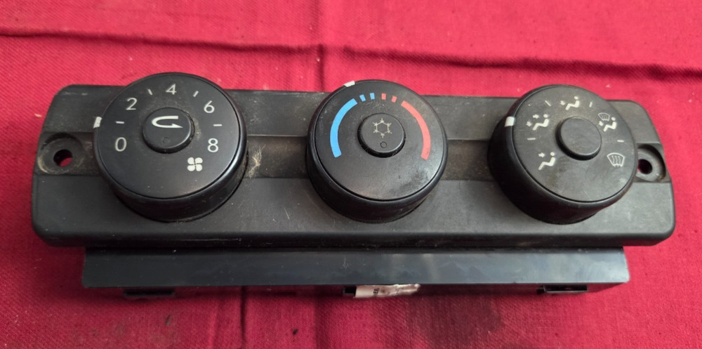 Freightliner A22-60645-101 Climate temperature control panel  AC HVAC