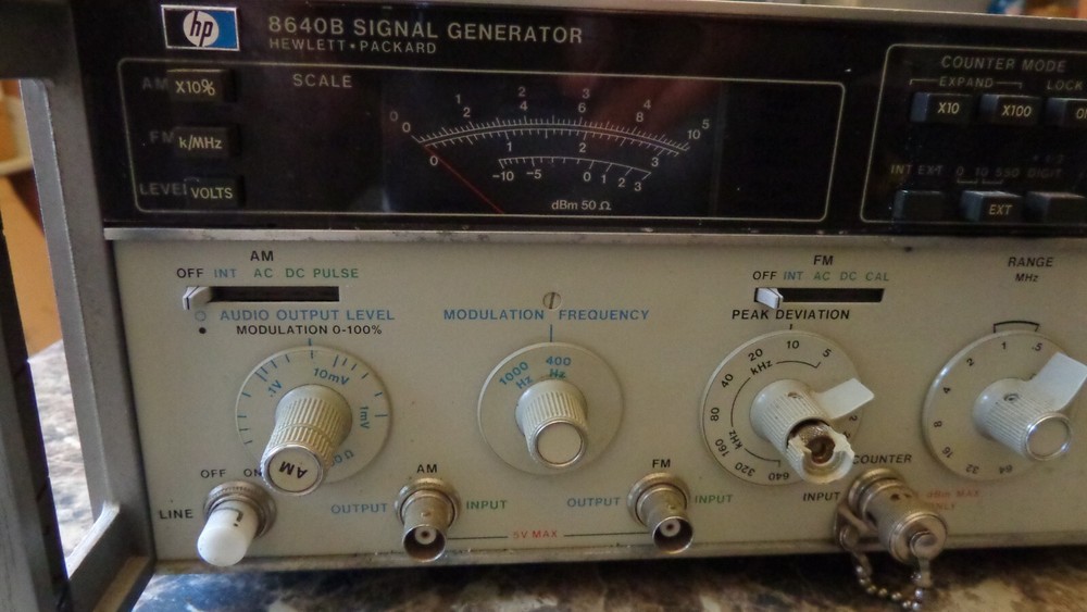 HP Hewlett Packard 8640B Signal Generator