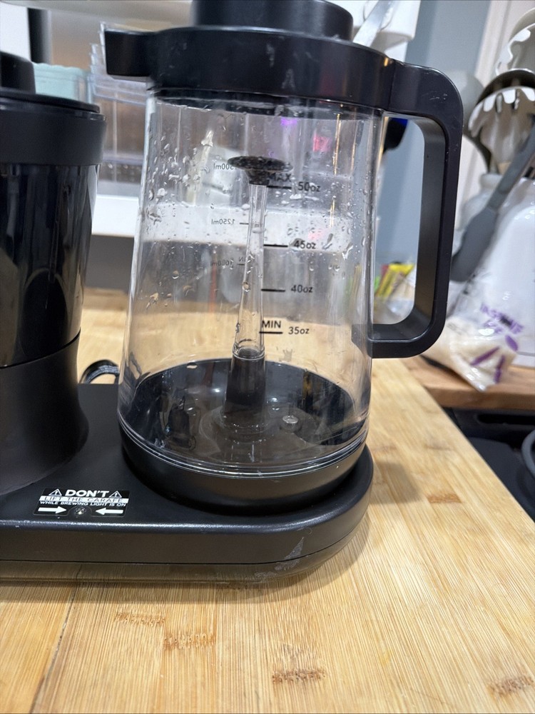 Dash Rapid Cold Brew System Coffee Maker 5 Minute Brew 50 oz DCBCM550BK *