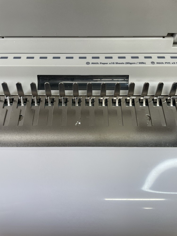 Fellowes Star 150 Manual Plastic Comb Punch and Binding Machine