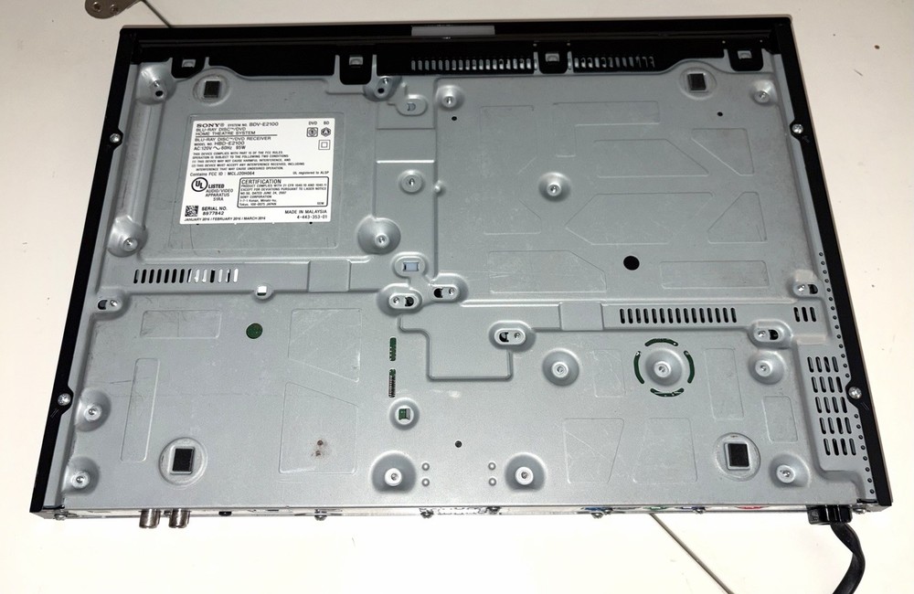 Sony Blu Ray 3D Receiver Player BDV-E2100 & Remote