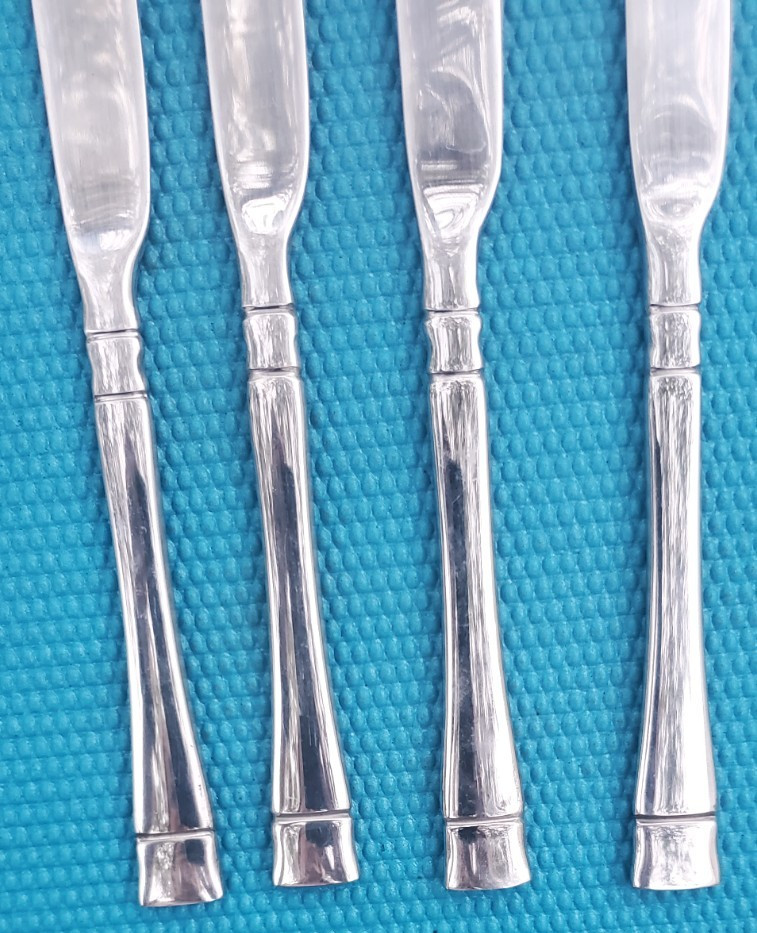 4-Oneida EVERSON DINNER KNIVES 9 1/8"