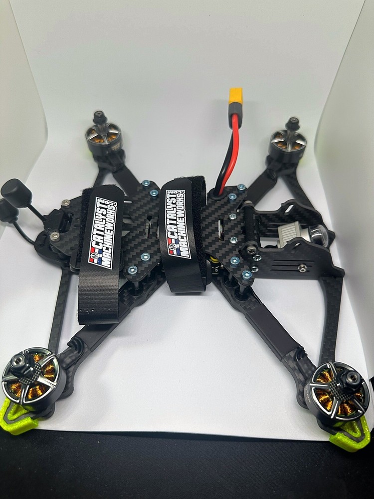BRAND NEW FPV RACING DRONE BUNDLE.  COMPLETE SET WITH DJI REMOTE CONTROL & MORE