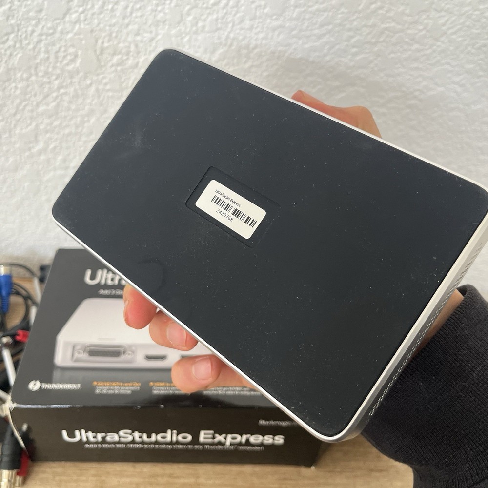 Blackmagic Design UltraStudio Express Thunderbolt Cables