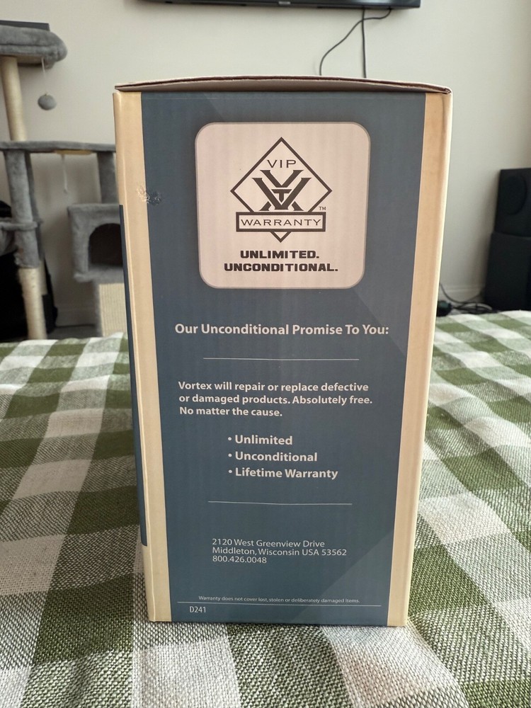 Vortex Diamondback Binoculars 10x42 green with black zip case