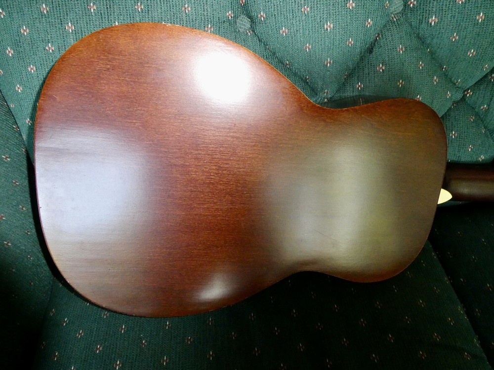 Harmony Classical Guitar - Model 762H910 - c. 1962 - original case.