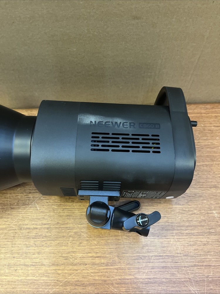 NEEWER CB60B LED VIDEO LIGHT
