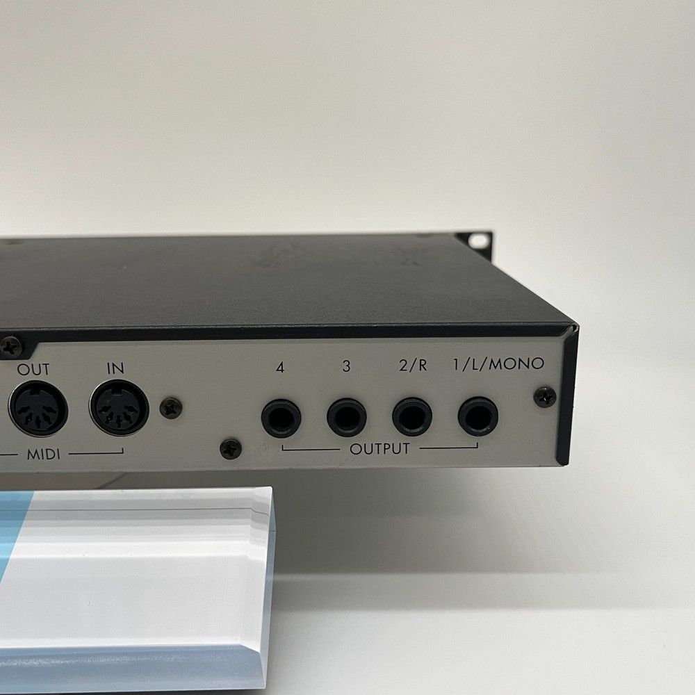 KORG TR-RACK Sound Module Synthesizer Used Tested