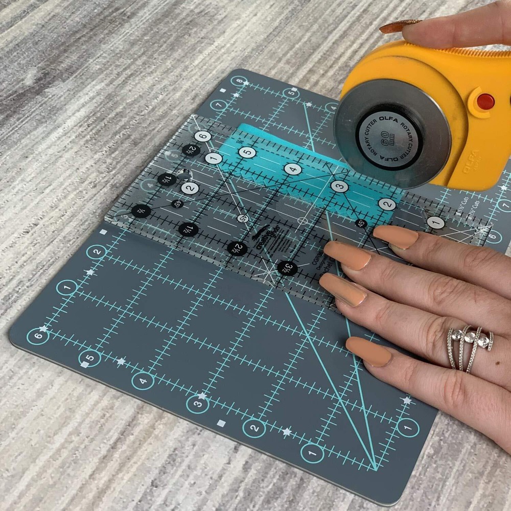 Self- Healing Cutting Mat 6" x 8" CGRMAT68