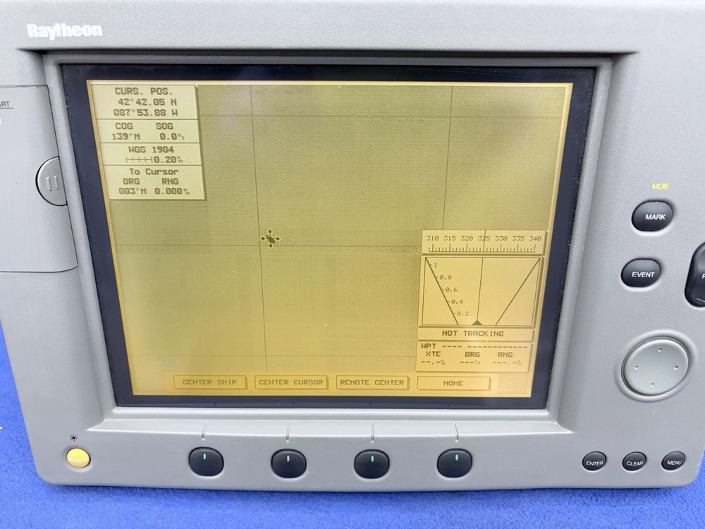 Raymarine Raytheon 620 / RC620 Chartplotter Display - Tested & Working