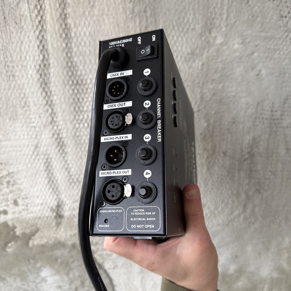 Leviton D4DMX-MD5 4-Channel Programmable Dimmer Pack READ DESCRIPTION