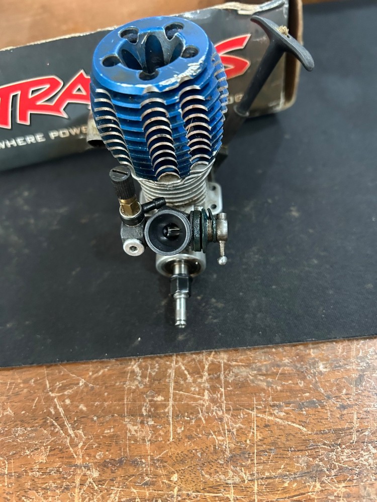 TRAXXAS 2.5R NITRO ENGINE