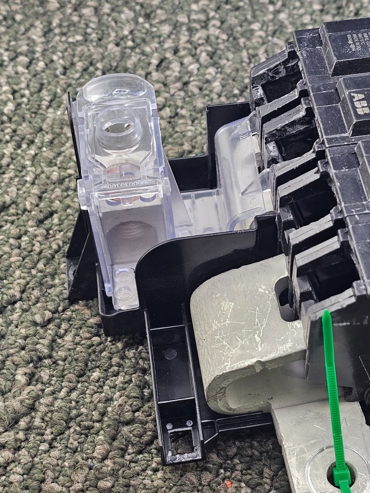 ABB 2100318952P THQMV200P 200A Mounting Bracket 120/240V TYPE THQMV