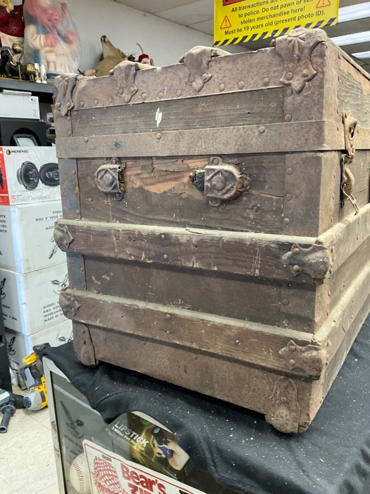 Vintages Trunk