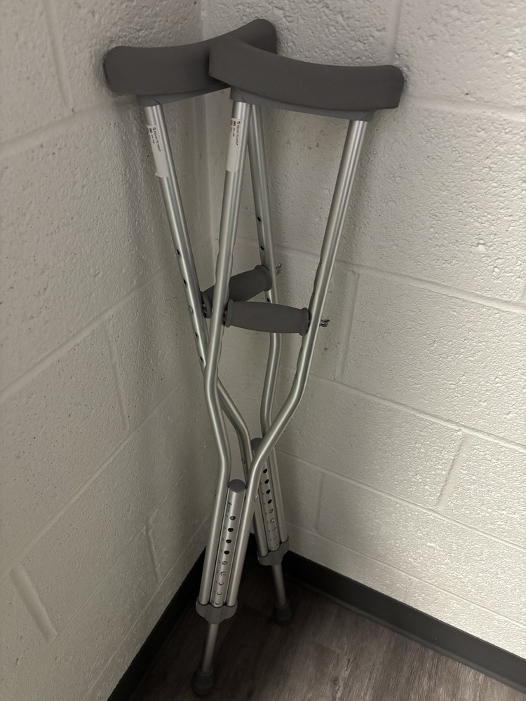 Adjustable Aluminum Underarm Crutches