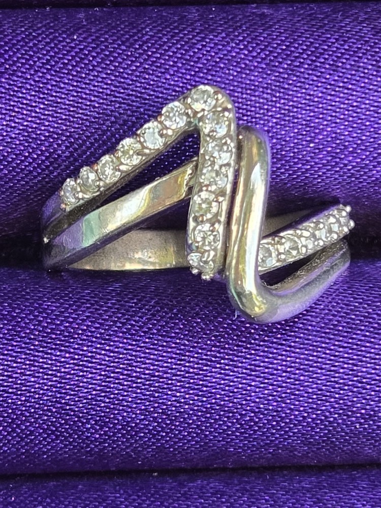 Complex Silvertone Ring Split Double Band Plain & Clear Stones Sz 10 Signed JCI