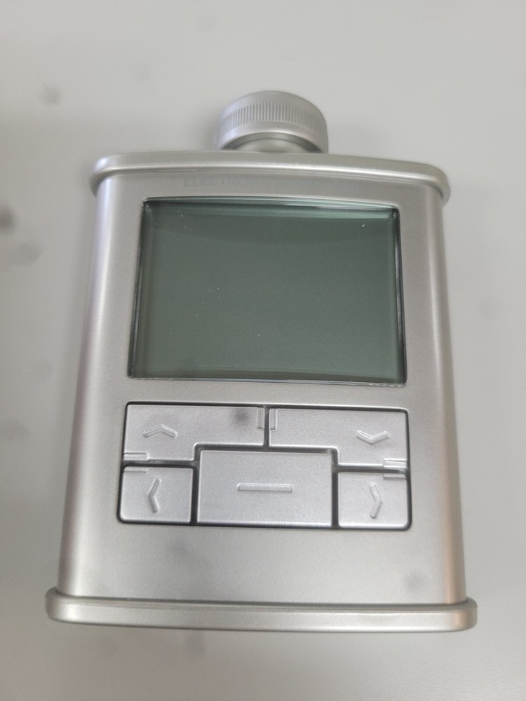 Radio Shack ELECTRONIC BARTENDER flask shaped with over 500 recipes