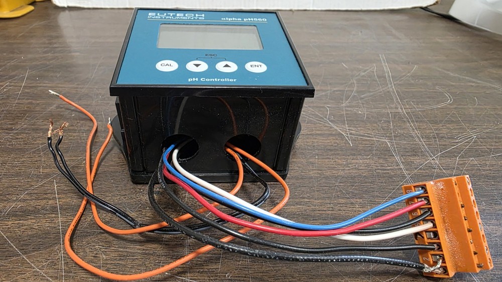 Eutech Instruments Alpha PH560 pH Controller