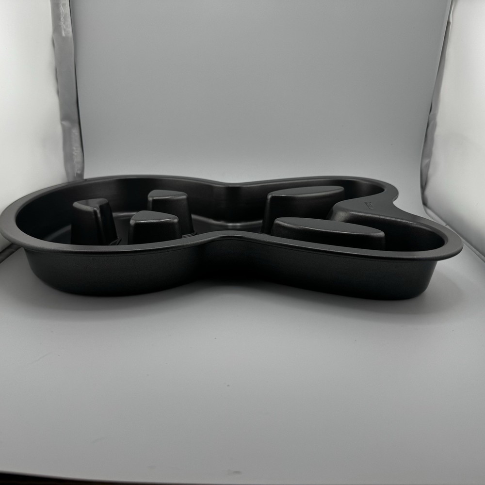 Wilton Bunny Rabbit Cake Pan 13” Nonstick Easter Spring Bakeware Mold