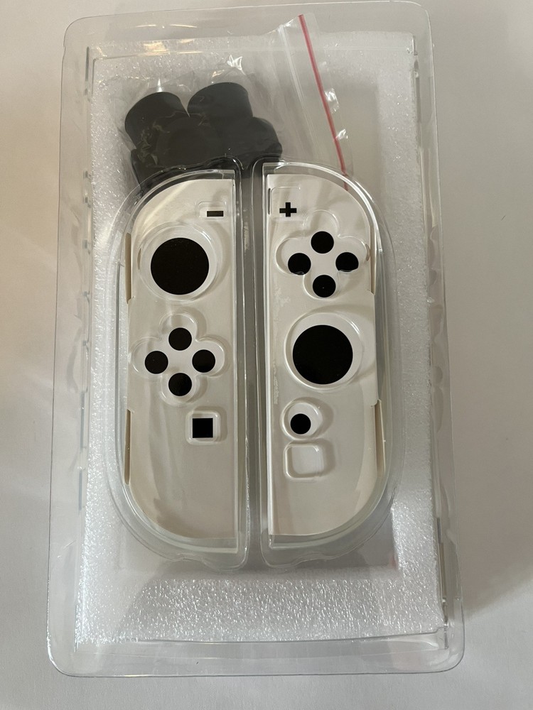 Nintendo Switch Lot of 4 items Switch Dock, Controller Case & Accessories