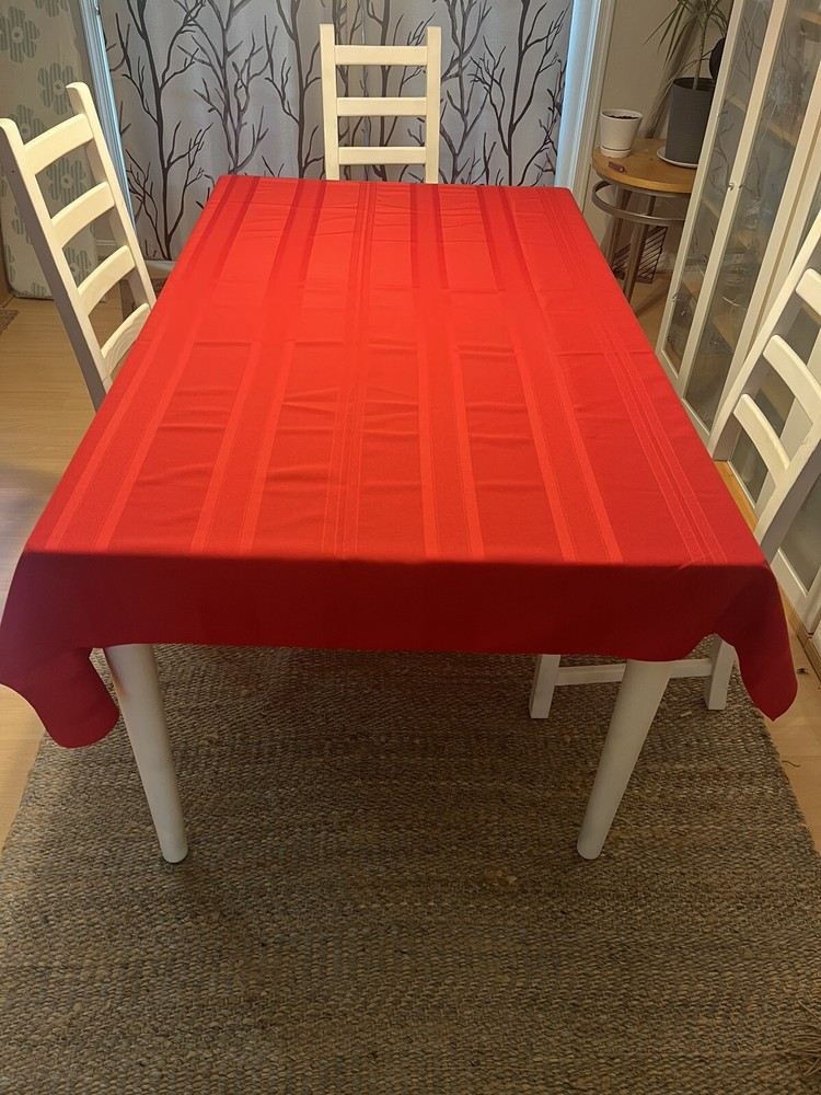 Christmas Red Rectangle Tablecloth Has Red Stripes