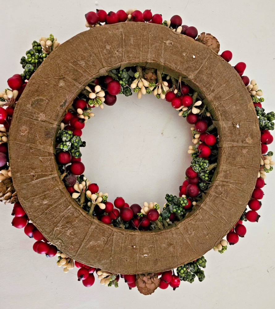 10" Cranberry/Seed/Pinecone Wreath