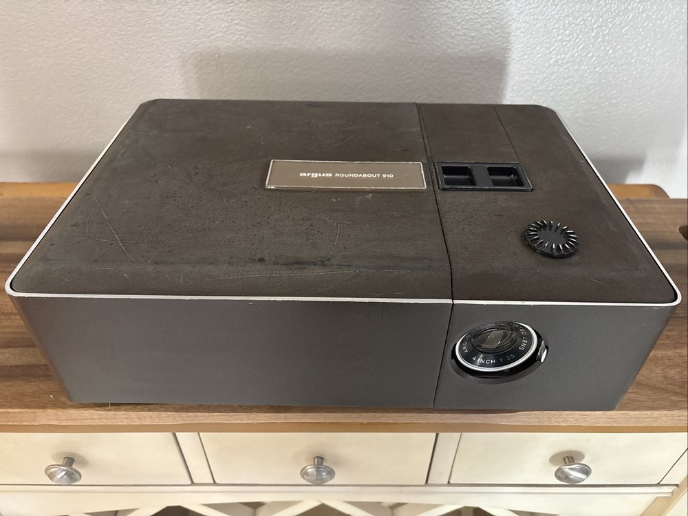Vintage Argus Roundabout 910 Slide Projector With Tray - Untested