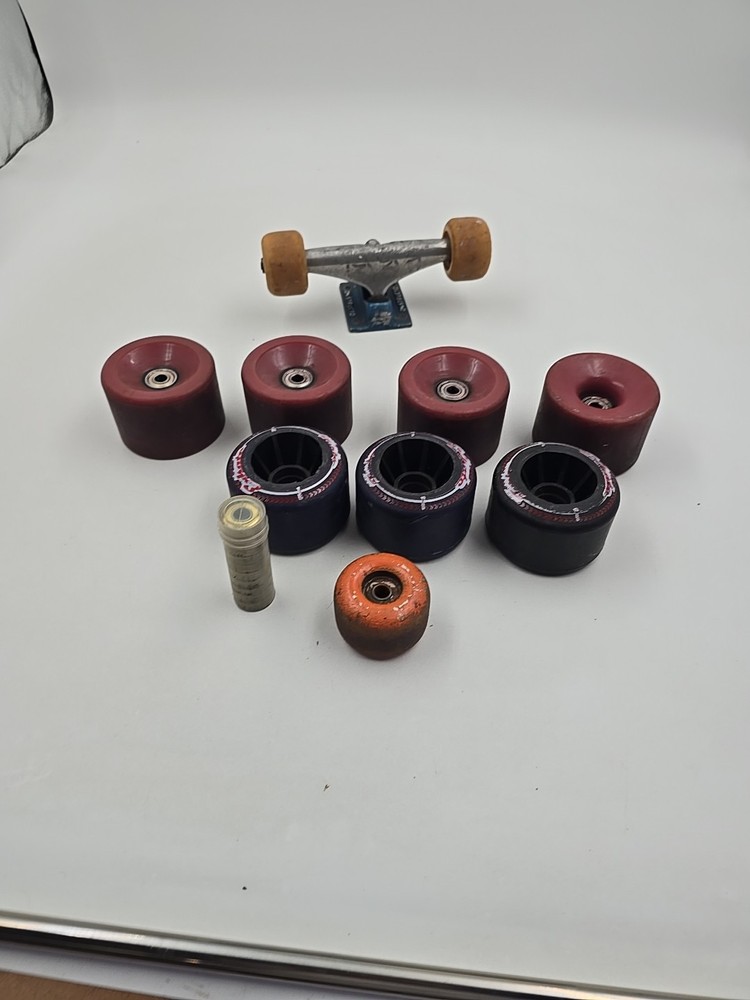 Misc . Skateboard Wheels And Bearings Condition Unknown
