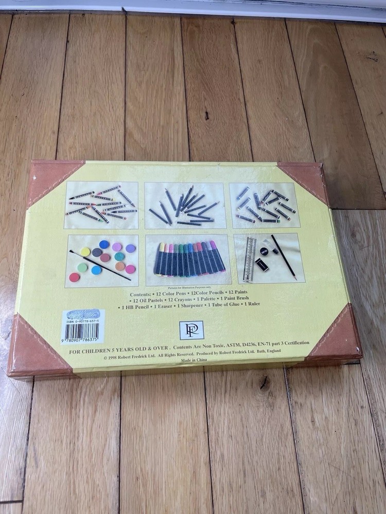 Excellent Condition: ArtStudio Art Set (Paint Brush/Ruler Missing)