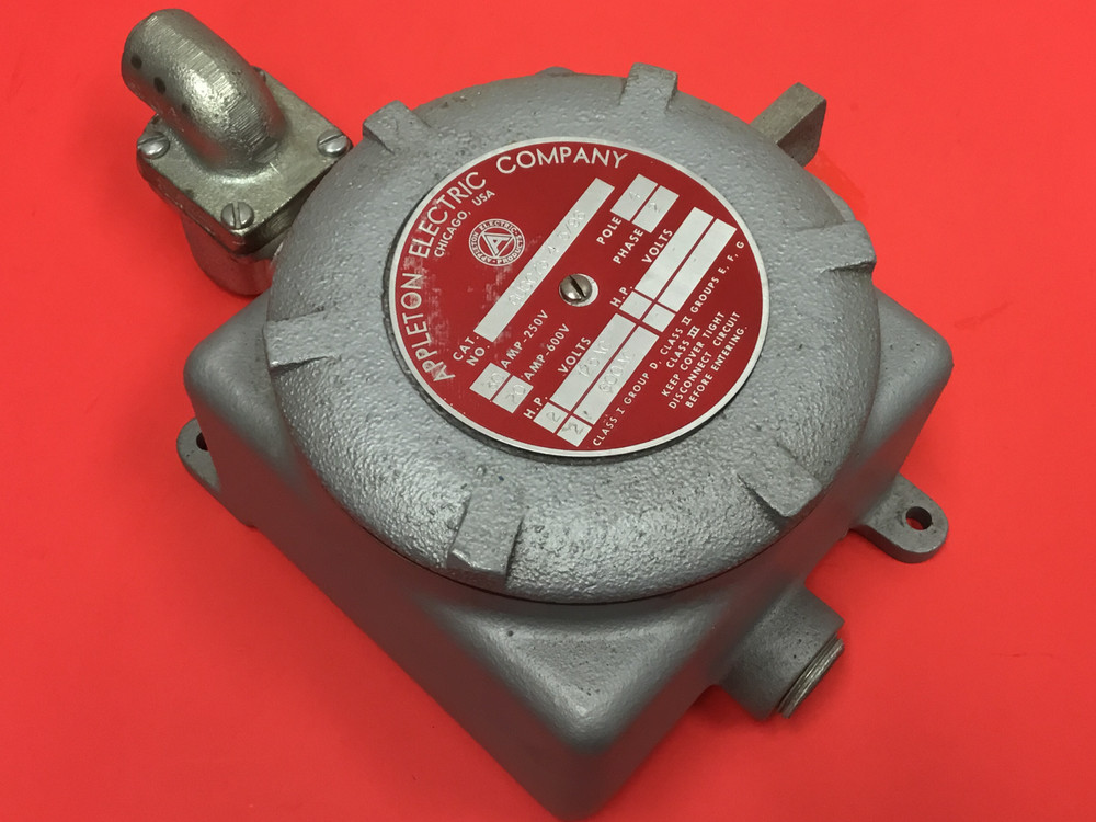 Appleton - P/N: GUSC75-4 5/96 - Explosion Proof Enclosure Switch - UNUSED