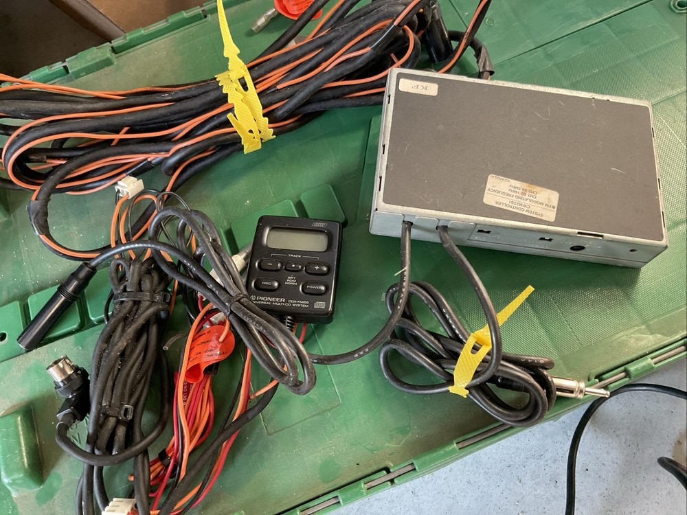 SYSTEM CONTROLLER CWM2601 FM MODULATING FREQUENCY