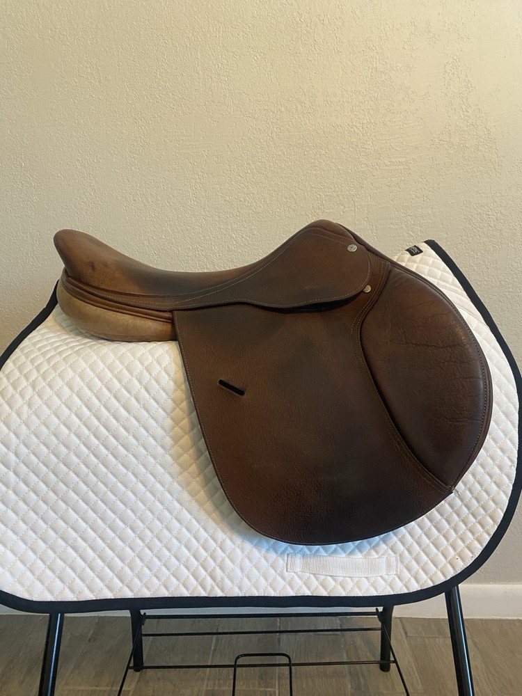 Custom Saddlery Jump Saddle
