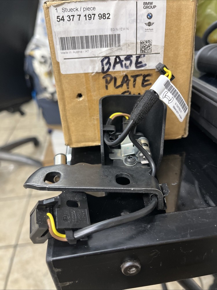 BMW 2007-2020 - Base Plate Right side