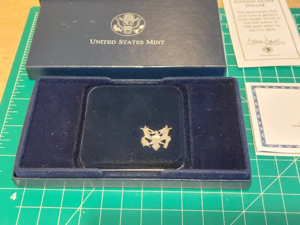 2001 American Buffalo Commemorative Proof Silver Dollar