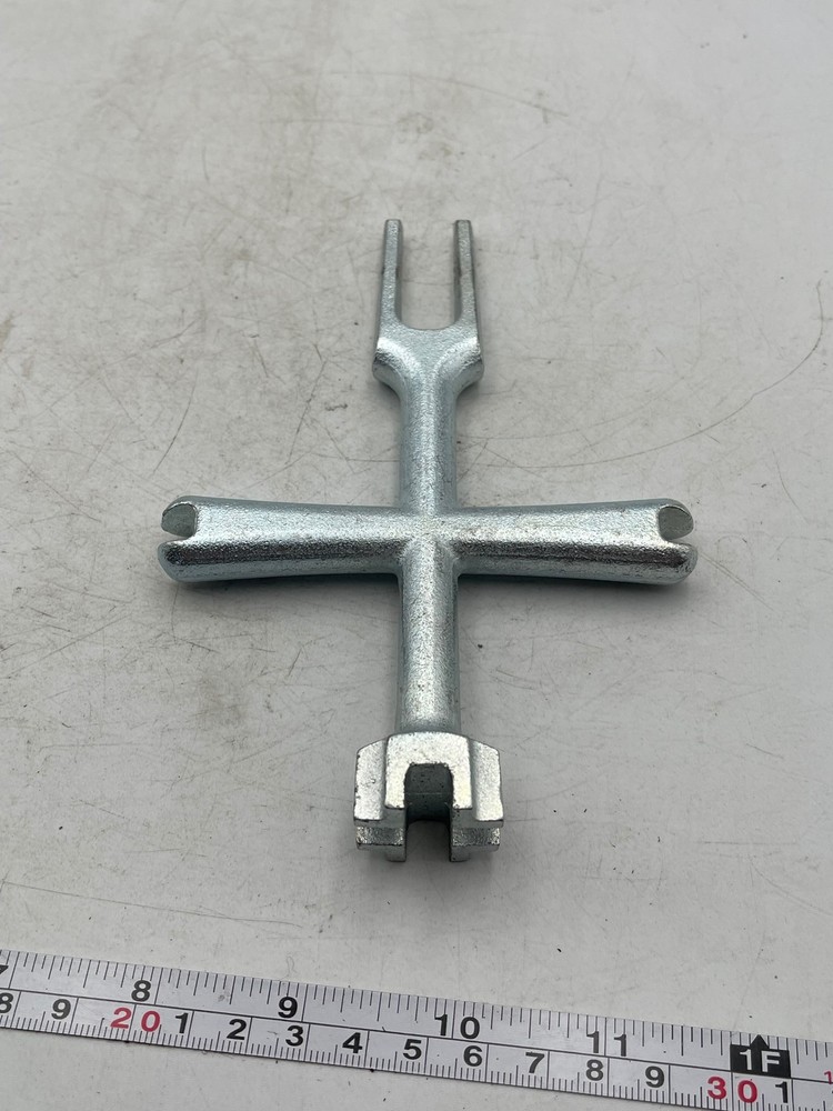 P.O. 4 Way Plug Wrench Plumbing