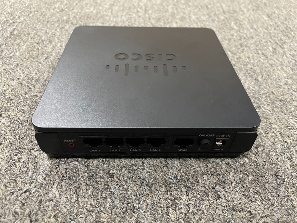 Cisco RV180 VPN Desktop Router