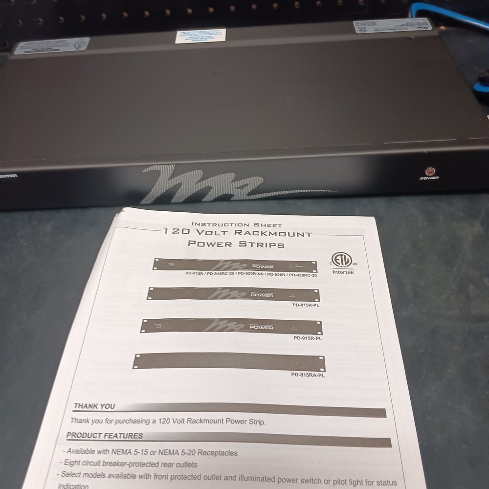 middle Atlantic 15 AMP Horizontal Power Strip, 8 Outlets Basic Surge