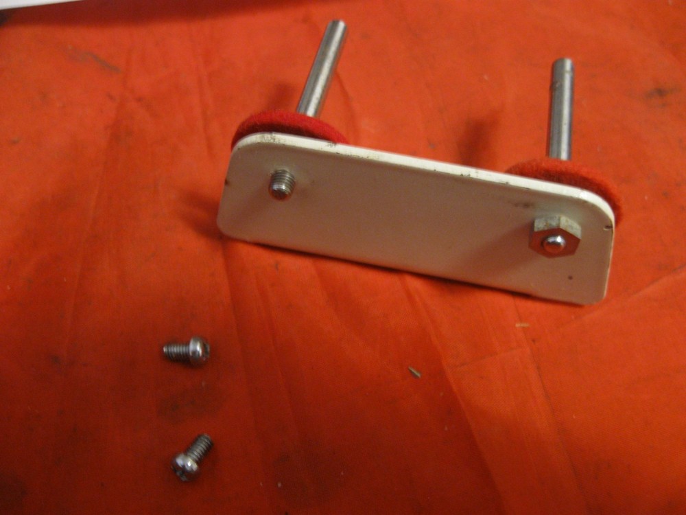 CAPITOL 600 Sewing Machine Rear Dual Thread Spool Pin Rack