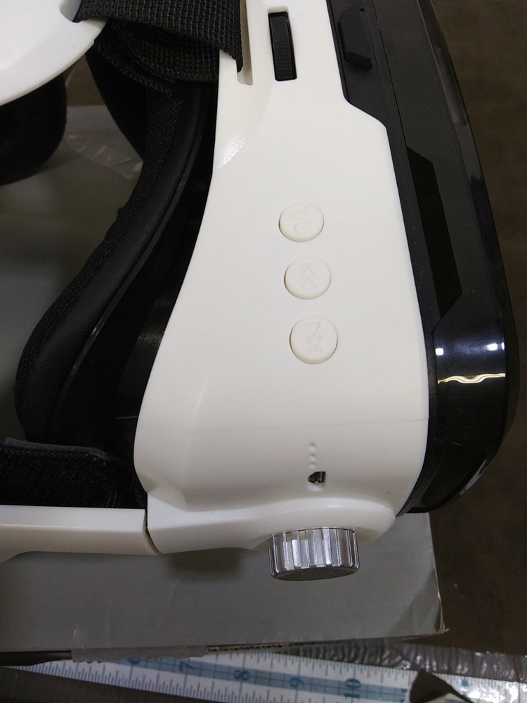 Sharper Image Virtual Reality VR Headset with built in headphones