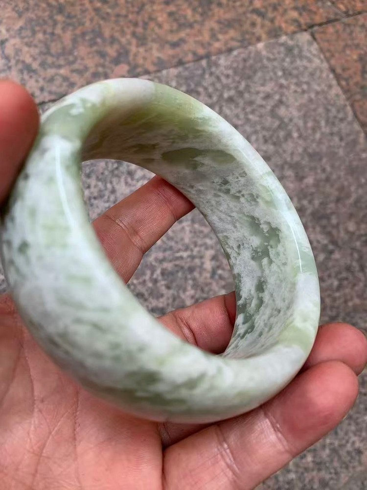 Good Quality Large Chinese Jade Bangle Bracelet !!!