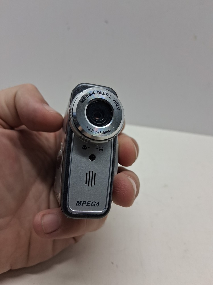 ** AUDIOVOX Multi-function Digital Video Camcorder MPEG4 DC400 Untested