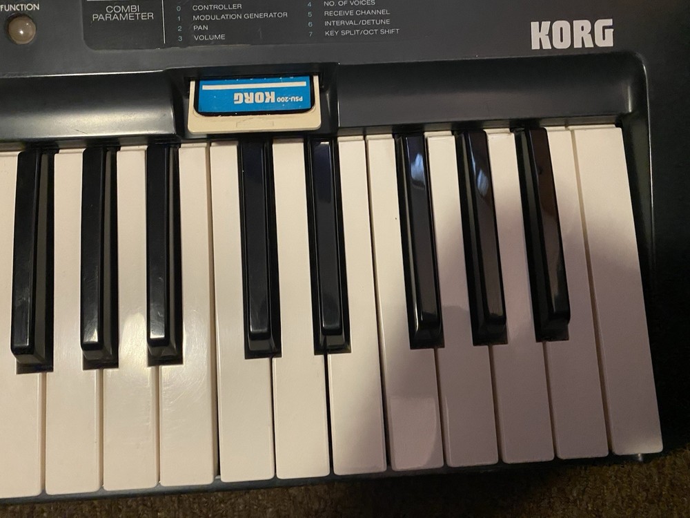 Korg 707 Performing Synthesizer