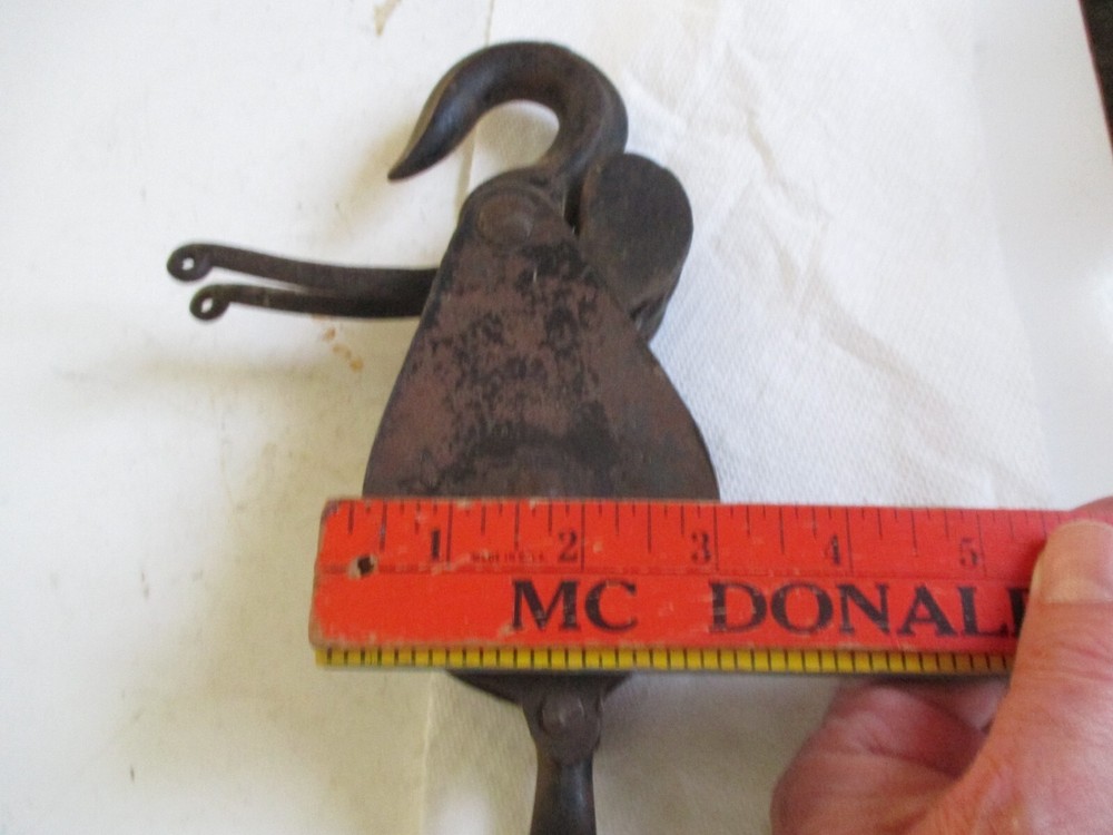 Vintage Star Double Pulley No. 2 with rope pull releases