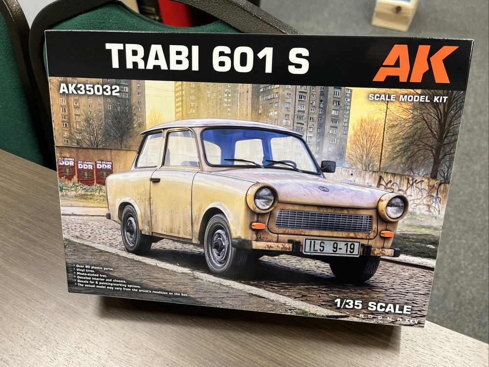 1/35 AK #AK35032 Trabi 601S S