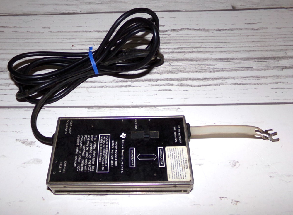 RF Adapter Video Modulator UM 1381-1 TI-99 / 4A Texas Instruments Computer