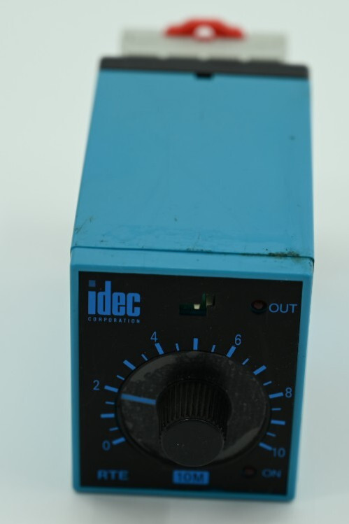 IDEC RTE-PN2 Electronic Timer with Base 5X852M